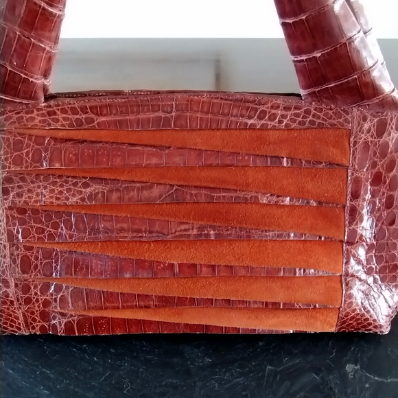 NANCY GONZALEZ Crocodile Bag Exquisite And Convenient 14" Long - Picture 8 of 13